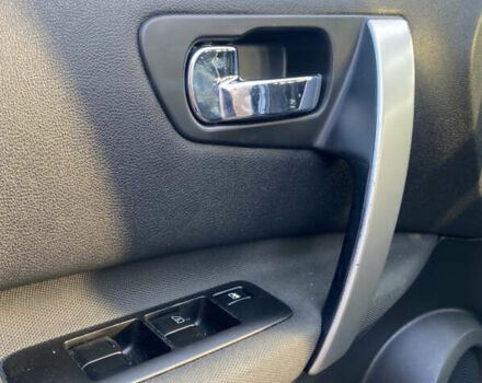 Серый Ниссан Кашкай, объемом двигателя 1.6 л и пробегом 225 тыс. км за 10000 $, фото 13 на Automoto.ua