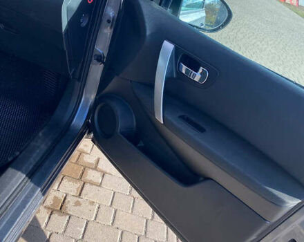 Сірий Ніссан Кашкай, об'ємом двигуна 2 л та пробігом 241 тис. км за 11450 $, фото 12 на Automoto.ua