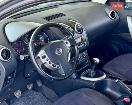 Сірий Ніссан Кашкай, об'ємом двигуна 1.6 л та пробігом 200 тис. км за 9999 $, фото 16 на Automoto.ua