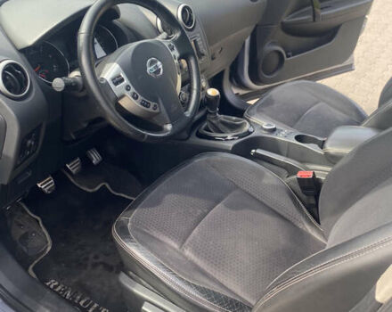 Серый Ниссан Кашкай, объемом двигателя 1.6 л и пробегом 254 тыс. км за 12500 $, фото 17 на Automoto.ua