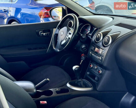 Сірий Ніссан Кашкай, об'ємом двигуна 1.6 л та пробігом 200 тис. км за 9999 $, фото 1 на Automoto.ua