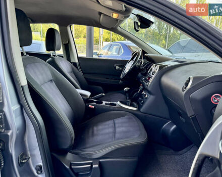 Сірий Ніссан Кашкай, об'ємом двигуна 1.6 л та пробігом 200 тис. км за 9999 $, фото 2 на Automoto.ua