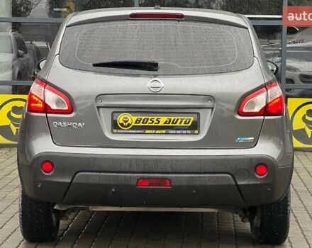 Серый Ниссан Кашкай, объемом двигателя 1.6 л и пробегом 224 тыс. км за 12000 $, фото 5 на Automoto.ua