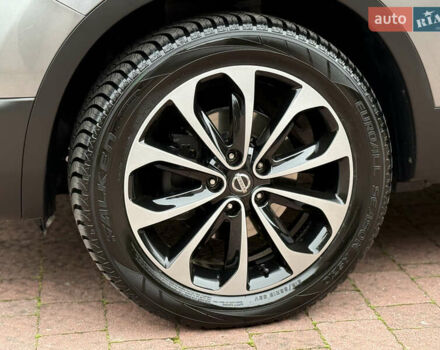 Сірий Ніссан Кашкай, об'ємом двигуна 1.6 л та пробігом 218 тис. км за 11999 $, фото 32 на Automoto.ua