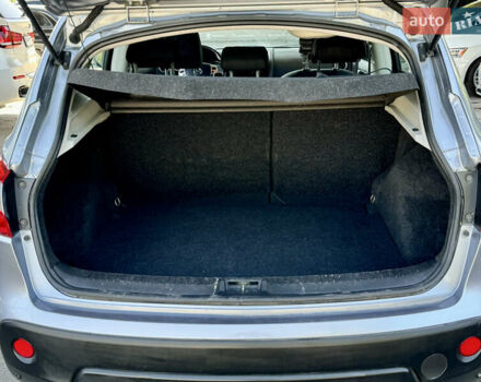 Сірий Ніссан Кашкай, об'ємом двигуна 1.6 л та пробігом 200 тис. км за 9999 $, фото 28 на Automoto.ua