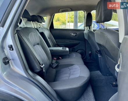 Сірий Ніссан Кашкай, об'ємом двигуна 1.6 л та пробігом 200 тис. км за 9999 $, фото 3 на Automoto.ua