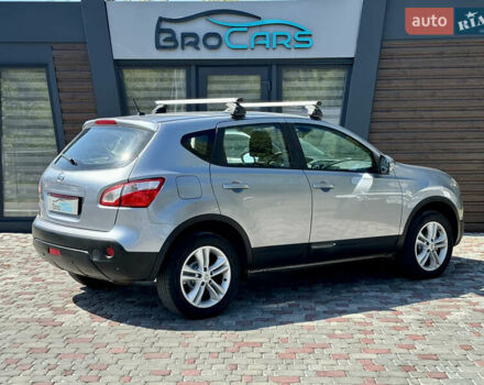 Сірий Ніссан Кашкай, об'ємом двигуна 1.6 л та пробігом 200 тис. км за 9999 $, фото 4 на Automoto.ua