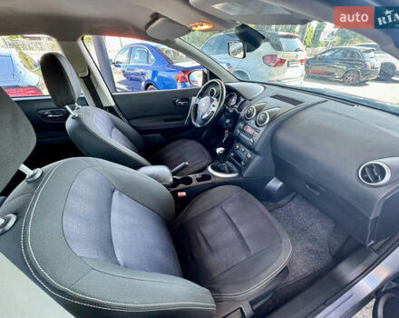 Сірий Ніссан Кашкай, об'ємом двигуна 1.6 л та пробігом 200 тис. км за 9999 $, фото 31 на Automoto.ua