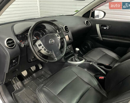 Серый Ниссан Кашкай, объемом двигателя 1.6 л и пробегом 202 тыс. км за 11950 $, фото 2 на Automoto.ua