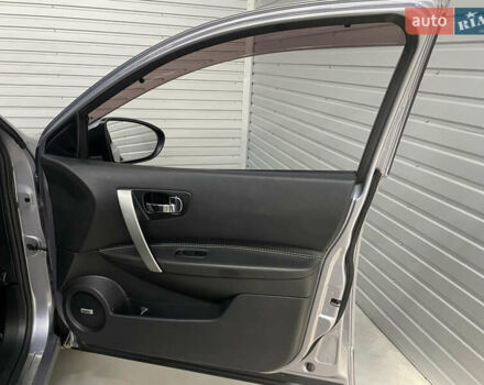 Серый Ниссан Кашкай, объемом двигателя 1.6 л и пробегом 202 тыс. км за 11950 $, фото 60 на Automoto.ua