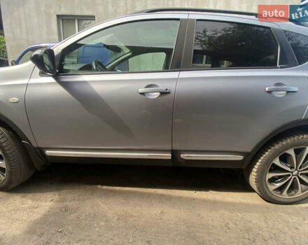 Серый Ниссан Кашкай, объемом двигателя 1.6 л и пробегом 254 тыс. км за 12500 $, фото 2 на Automoto.ua