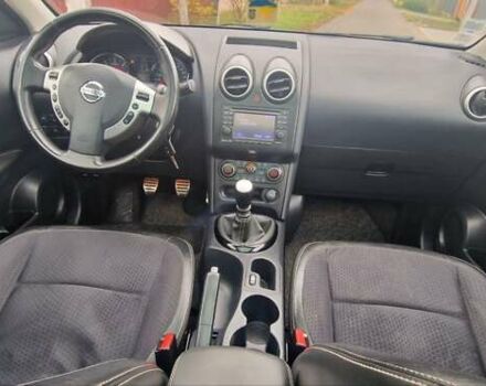 Сірий Ніссан Кашкай, об'ємом двигуна 0 л та пробігом 255 тис. км за 11700 $, фото 2 на Automoto.ua