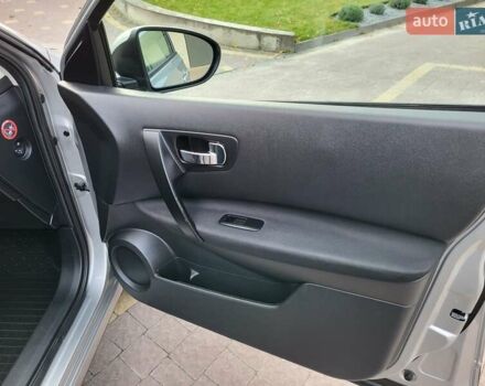 Серый Ниссан Кашкай, объемом двигателя 1.6 л и пробегом 227 тыс. км за 10850 $, фото 24 на Automoto.ua