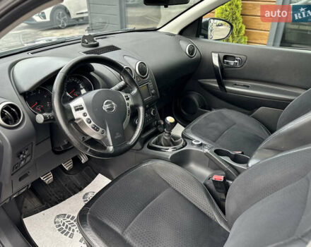 Серый Ниссан Кашкай, объемом двигателя 1.6 л и пробегом 254 тыс. км за 12600 $, фото 33 на Automoto.ua
