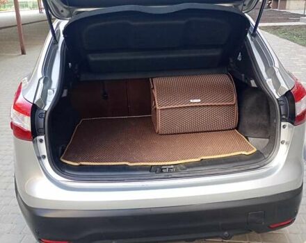 Серый Ниссан Кашкай, объемом двигателя 1.5 л и пробегом 260 тыс. км за 13750 $, фото 4 на Automoto.ua