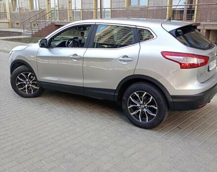 Серый Ниссан Кашкай, объемом двигателя 1.5 л и пробегом 260 тыс. км за 13750 $, фото 5 на Automoto.ua