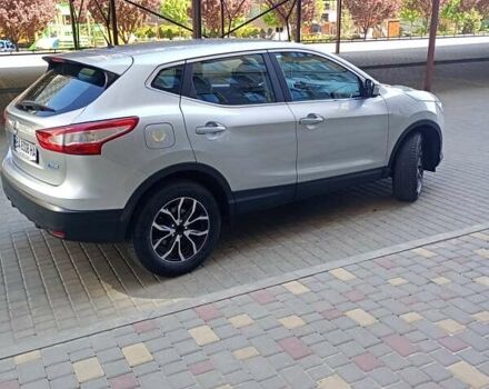 Серый Ниссан Кашкай, объемом двигателя 1.5 л и пробегом 260 тыс. км за 13750 $, фото 3 на Automoto.ua