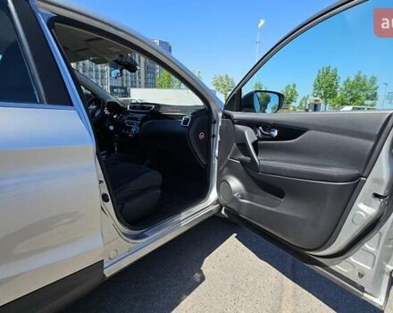 Серый Ниссан Кашкай, объемом двигателя 1.6 л и пробегом 49 тыс. км за 18999 $, фото 17 на Automoto.ua