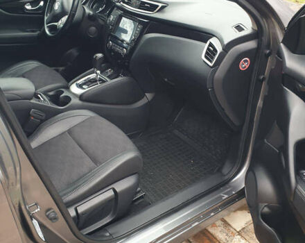 Сірий Ніссан Кашкай, об'ємом двигуна 1.6 л та пробігом 130 тис. км за 16406 $, фото 5 на Automoto.ua