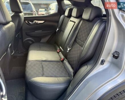 Серый Ниссан Кашкай, объемом двигателя 1.6 л и пробегом 173 тыс. км за 16000 $, фото 9 на Automoto.ua