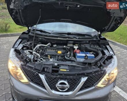 Серый Ниссан Кашкай, объемом двигателя 1.6 л и пробегом 180 тыс. км за 15000 $, фото 7 на Automoto.ua