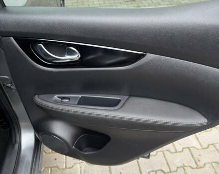 Сірий Ніссан Кашкай, об'ємом двигуна 1.6 л та пробігом 200 тис. км за 16600 $, фото 24 на Automoto.ua