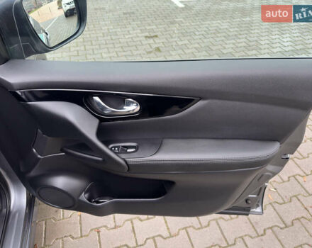 Сірий Ніссан Кашкай, об'ємом двигуна 1.6 л та пробігом 200 тис. км за 16600 $, фото 22 на Automoto.ua