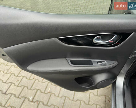 Сірий Ніссан Кашкай, об'ємом двигуна 1.6 л та пробігом 200 тис. км за 16600 $, фото 18 на Automoto.ua
