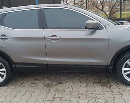 Серый Ниссан Кашкай, объемом двигателя 1.5 л и пробегом 250 тыс. км за 13800 $, фото 3 на Automoto.ua