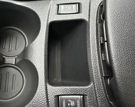 Сірий Ніссан Кашкай, об'ємом двигуна 1.6 л та пробігом 200 тис. км за 16600 $, фото 29 на Automoto.ua