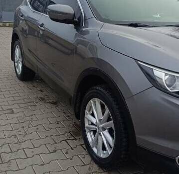 Серый Ниссан Кашкай, объемом двигателя 1.5 л и пробегом 250 тыс. км за 13800 $, фото 2 на Automoto.ua