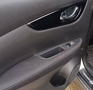 Серый Ниссан Кашкай, объемом двигателя 1.5 л и пробегом 250 тыс. км за 13800 $, фото 9 на Automoto.ua