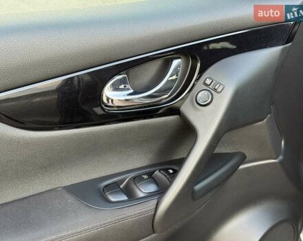 Сірий Ніссан Кашкай, об'ємом двигуна 1.6 л та пробігом 92 тис. км за 16200 $, фото 15 на Automoto.ua