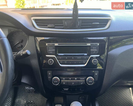 Серый Ниссан Кашкай, объемом двигателя 1.6 л и пробегом 279 тыс. км за 13500 $, фото 7 на Automoto.ua