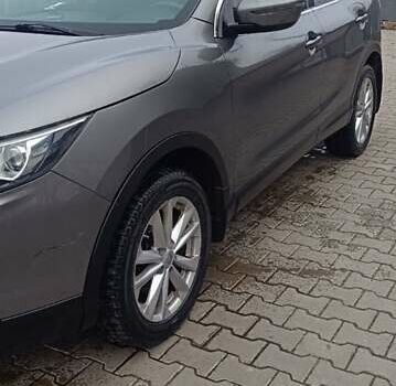 Серый Ниссан Кашкай, объемом двигателя 1.5 л и пробегом 250 тыс. км за 13800 $, фото 1 на Automoto.ua