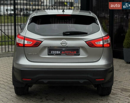 Серый Ниссан Кашкай, объемом двигателя 1.2 л и пробегом 81 тыс. км за 12900 $, фото 7 на Automoto.ua