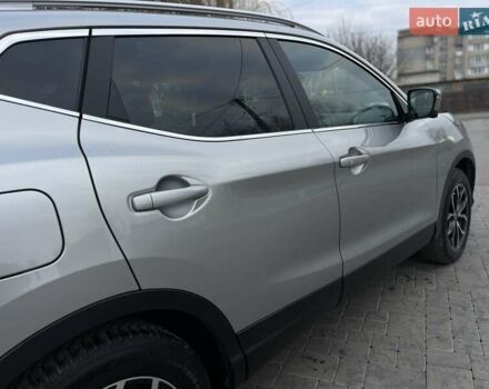 Сірий Ніссан Кашкай, об'ємом двигуна 1.2 л та пробігом 83 тис. км за 13500 $, фото 17 на Automoto.ua