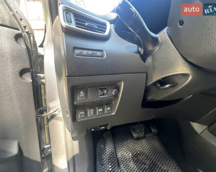 Серый Ниссан Кашкай, объемом двигателя 1.6 л и пробегом 279 тыс. км за 13500 $, фото 11 на Automoto.ua