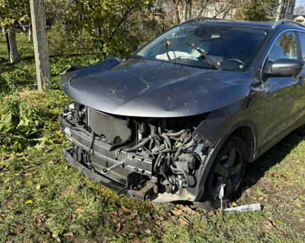 Серый Ниссан Кашкай, объемом двигателя 1.5 л и пробегом 250 тыс. км за 9500 $, фото 6 на Automoto.ua