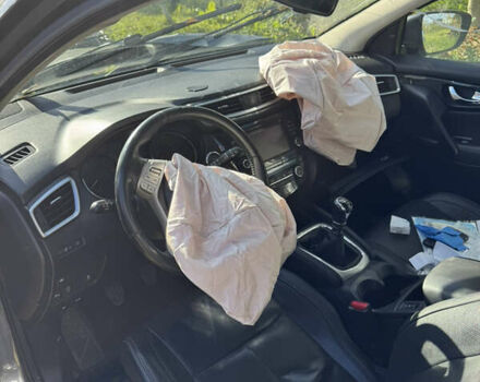 Серый Ниссан Кашкай, объемом двигателя 1.5 л и пробегом 250 тыс. км за 9500 $, фото 11 на Automoto.ua