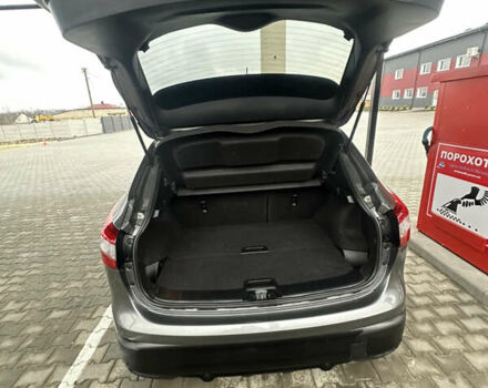 Серый Ниссан Кашкай, объемом двигателя 1.6 л и пробегом 230 тыс. км за 14350 $, фото 6 на Automoto.ua