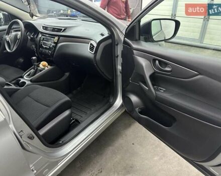 Сірий Ніссан Кашкай, об'ємом двигуна 1.6 л та пробігом 171 тис. км за 15300 $, фото 8 на Automoto.ua