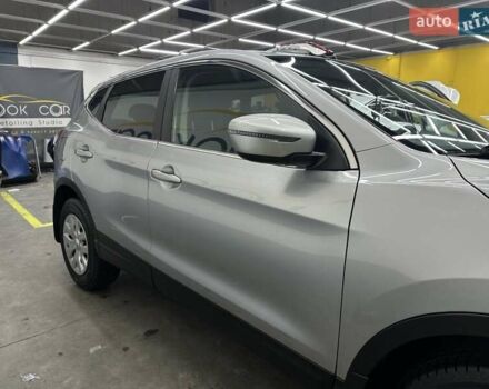 Сірий Ніссан Кашкай, об'ємом двигуна 1.6 л та пробігом 171 тис. км за 15300 $, фото 2 на Automoto.ua