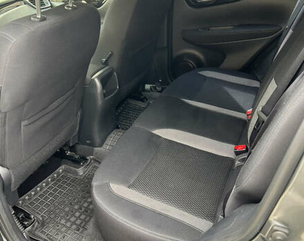 Серый Ниссан Кашкай, объемом двигателя 1.6 л и пробегом 80 тыс. км за 17800 $, фото 9 на Automoto.ua