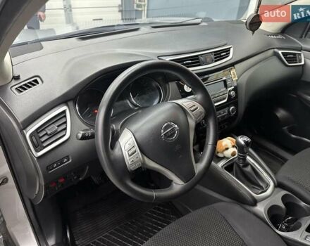 Сірий Ніссан Кашкай, об'ємом двигуна 1.6 л та пробігом 171 тис. км за 15300 $, фото 5 на Automoto.ua