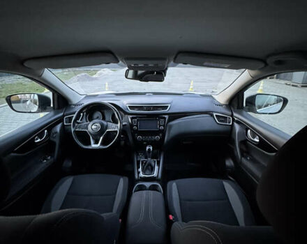 Сірий Ніссан Кашкай, об'ємом двигуна 1.6 л та пробігом 167 тис. км за 17300 $, фото 9 на Automoto.ua