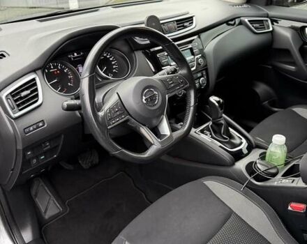Серый Ниссан Кашкай, объемом двигателя 1.2 л и пробегом 76 тыс. км за 15700 $, фото 9 на Automoto.ua