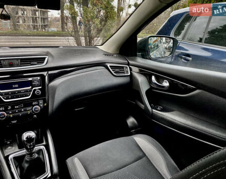 Серый Ниссан Кашкай, объемом двигателя 1.6 л и пробегом 212 тыс. км за 16600 $, фото 7 на Automoto.ua