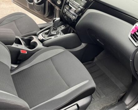 Серый Ниссан Кашкай, объемом двигателя 1.2 л и пробегом 60 тыс. км за 15000 $, фото 7 на Automoto.ua