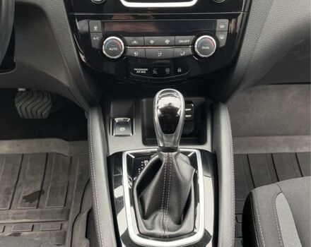 Серый Ниссан Кашкай, объемом двигателя 1.2 л и пробегом 60 тыс. км за 15000 $, фото 10 на Automoto.ua